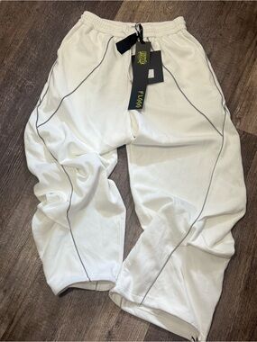 FLOOO Streetwear White Baggy Sweatpants NWT M